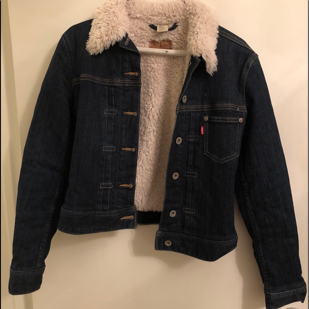 Levis women’s sherpa jean jacket